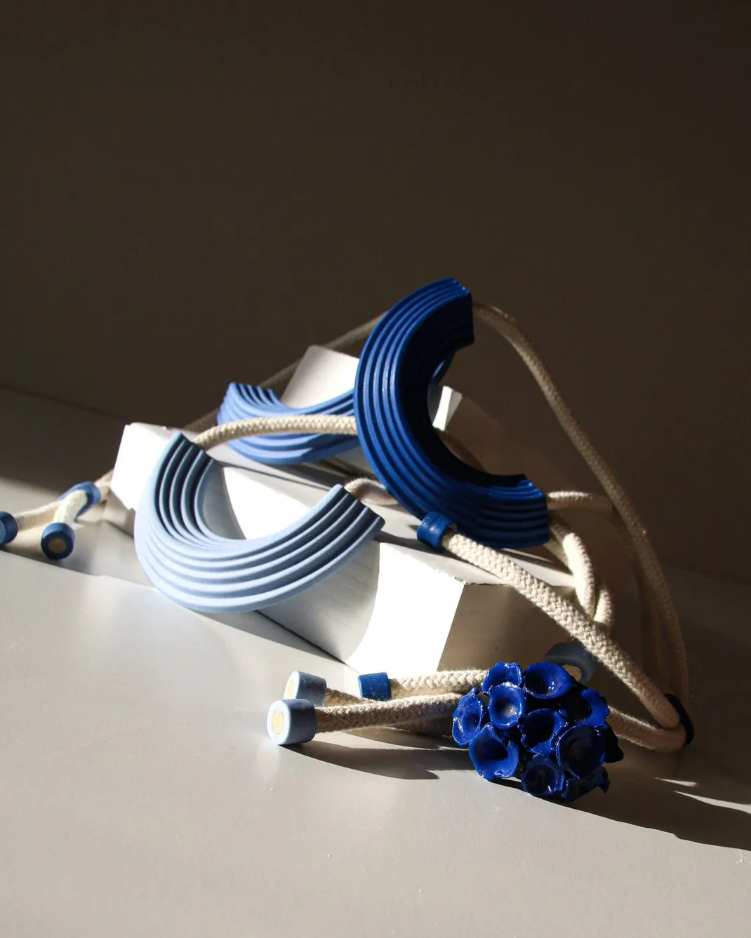 STUDIO MINÉRAL - COLLIER ECH - COBALT MEDIUM